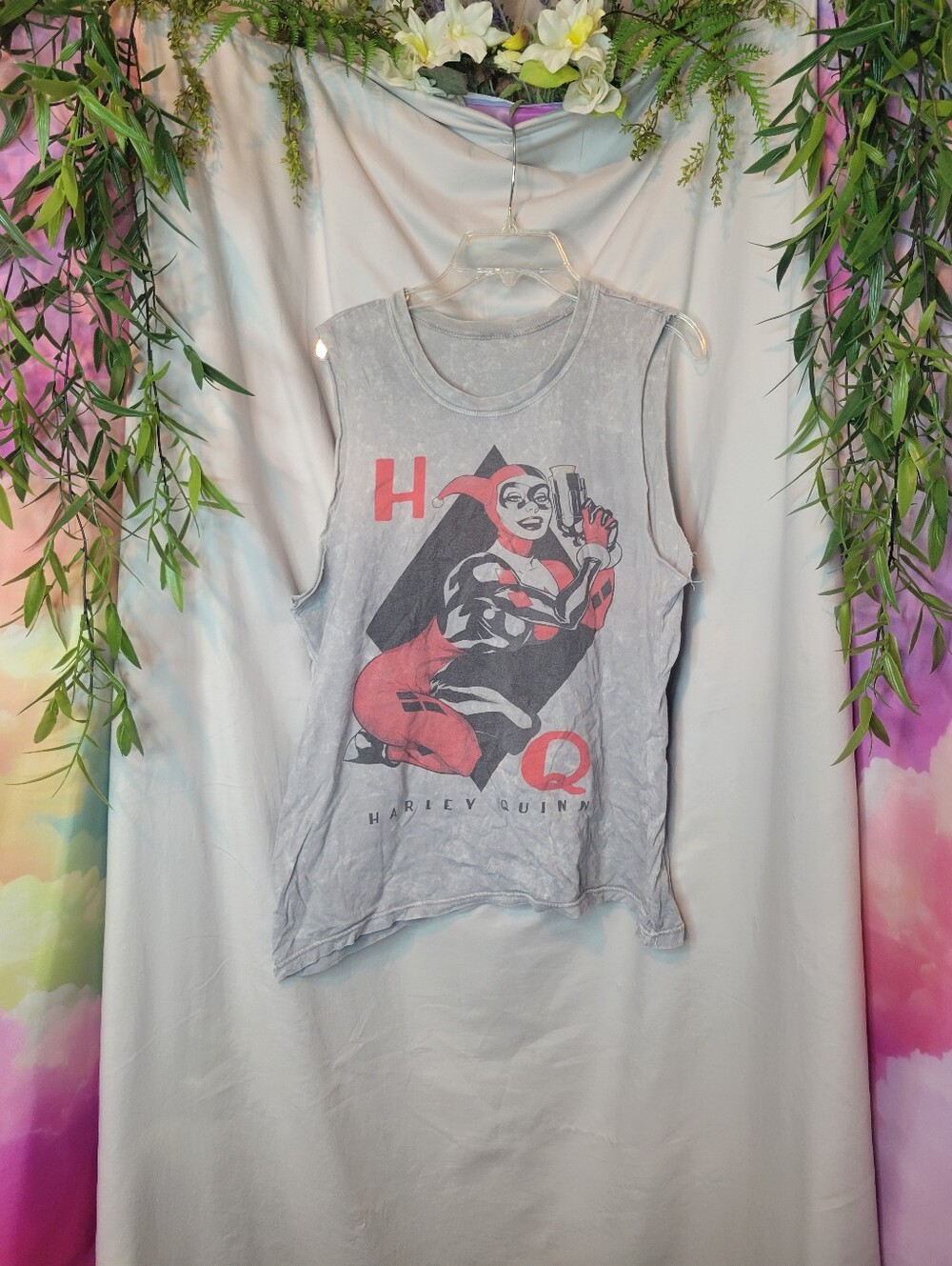 DC Comics Harley Quinn Gray Sleeveless Tank Top, Hot Topic